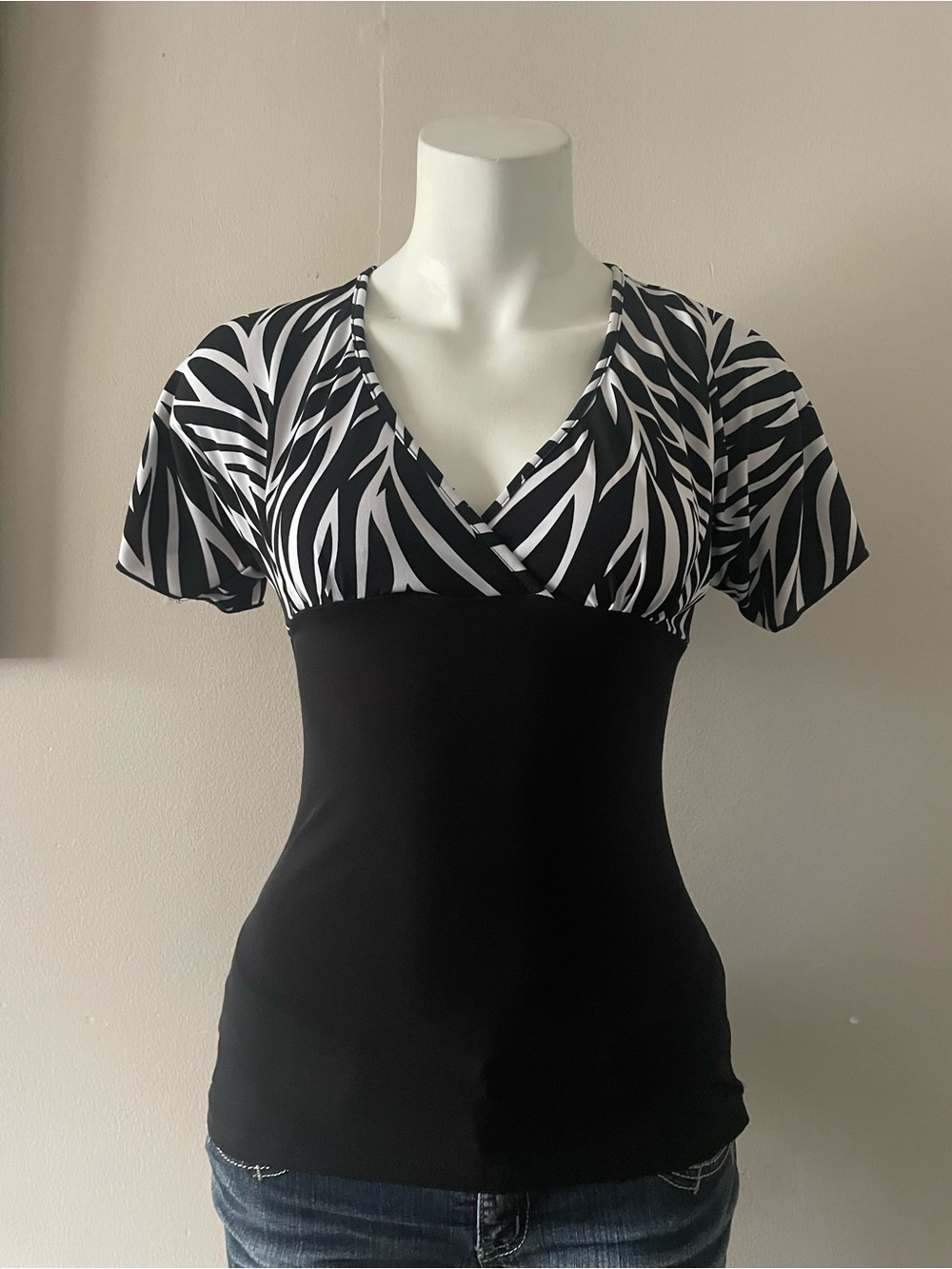 Speechless Black and White V-Neck Empire Waist Top